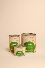 Cibo umido per cani con carne d'agnello in 3 formati di lattina